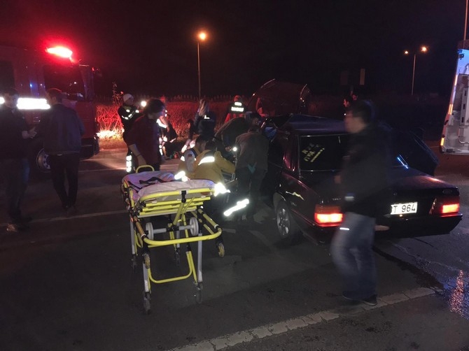 Rize'de Trafik Kazası 3 Yaralı galerisi resim 2