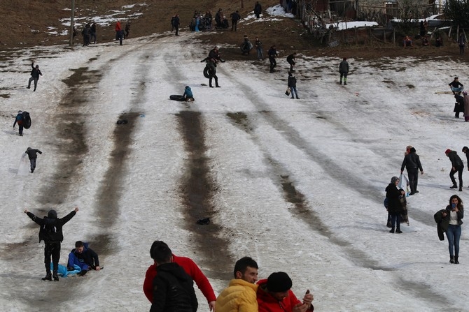 Ayder'de kar festivali ‘kardan adamsız’ geçti galerisi resim 3