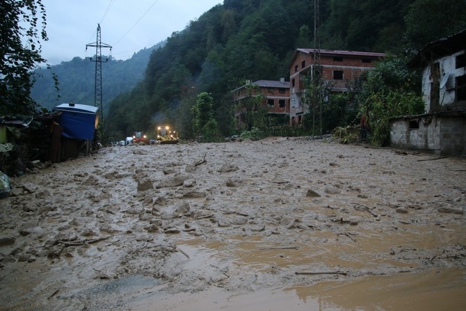 Rize'de Heyelan. Ayder Yaylası Ulaşıma Kapandı galerisi resim 2