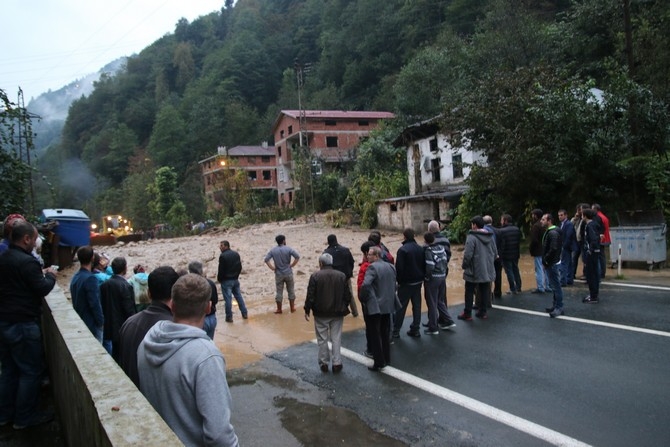 Rize'de Heyelan. Ayder Yaylası Ulaşıma Kapandı galerisi resim 6