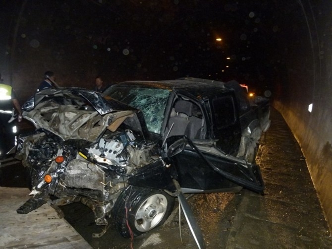 Rize Plakalı Otomobil Kaza Yaptı: 3 Ölü, 3 Yaralı galerisi resim 3