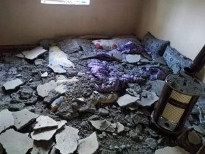 Eruh’ta Evin Tavanındaki Betonlar Düştü, Anne Ve Çocukları Yara Almadan Kurtuldu