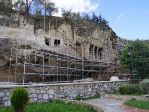 2 Bin 700 Yıl Önce İnşa Edilen Evkaya Mezarları Restore Ediliyor