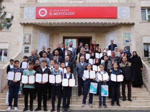 Sivas’ta 38 Öğrenciye Hafızlık Belgesi Verildi