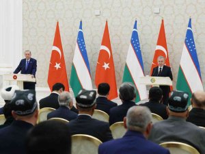 Mirziyoyev’den Erdoğan’a: "Dünya Çapında İftihar Edilen Büyük Devlet Ve Siyaset Adamı Olarak Hürmet Ediyoruz"