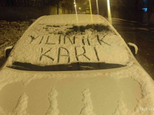 Çaldıran’da Mevsimin İlk Karı Yağdı