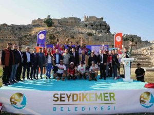 Bisikletçiler Tlos Antik Kentinde Yarıştı