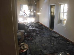 Manisa’da Ev Yangını: Son Anda Faciadan Kurtuldular