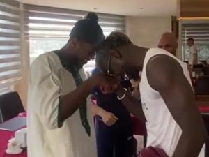 Famara Diedhiou Sevincini Takım Arkadaşlarıyla Paylaştı
