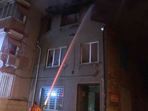 Bursa’da 3 Katlı Müstakil Ev Alev Alev Yandı