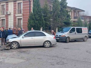 Kazada Savrulan Otomobil, Babaanne Ve Toruna Çarptı: 1 Ölü 1 Yaralı