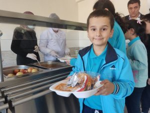Öğrenciler, Milli Eğitim Bakanlığının Ücretsiz Yemek Hizmetinden Memnun