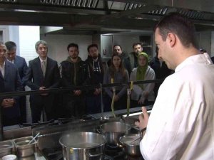 Kadıköy’de Aşçı Ve Aşçı Yardımcılarına Ünlü Şeflerden Eğitim