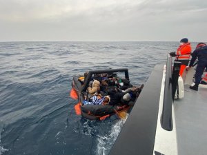 Yunanistan’ın Ölüme İttiği 24 Göçmen Kurtarıldı
