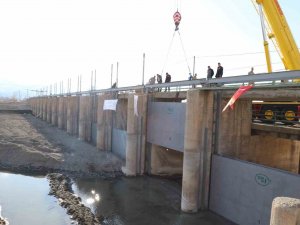 Mertekli Regülatöründe Yenileme Çalışmaları Sonrasında Yapımı Tamamlanan Kapaklar İndirildi