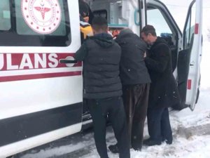 Siirt’te Kar Yolları Kapattı, 70 Yaşındaki Hasta İçin Ekipler Seferber Oldu