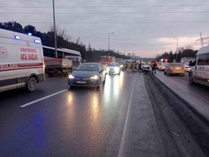 Başakşehir’de Önceden Olan Kazayı Sürücülere Bildiren Kamyonet Şoförü Minibüsün Altında Kalarak Hayatını Kaybetti