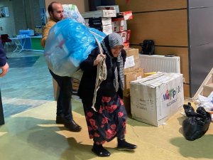 Rize'de vatandaşlar yardımlara devam ediyor