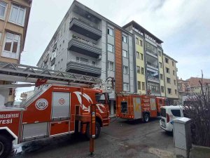Ocakta Yemek Unuttu Mutfak Alevlere Teslim Oldu