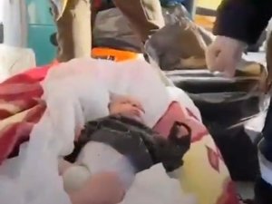 Hatay’da Enkaz Altından 2 Aylık Bebek Kurtarıldı