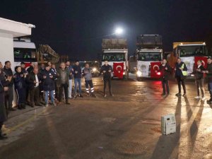 Toroslar Belediyesinden Deprem Bölgesine Ekip Ve İş Makinesi Desteği