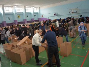Eskişehir İ̇l Milli Eğitim Müdürlüğü Koordinasyonunda Depremden Etkilenen Vatandaşlara Ulaştırılmak Üzere Malzeme Desteği Sağlanıyor