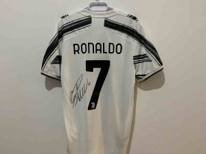 Ronaldo’nun Formasından Elde Edilecek Gelir Depremzedelere Gidecek