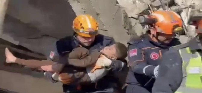 Rize’den Deprem Bölgelerine Giden Ekip 10 Kişiyi Enkazdan Sağ Çıkardı