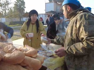 Mehmetçik, Deprem Bölgesinde 40 Bin Kişilik Sıcak Yemek Ve 557 Bin 600 Kumanya Dağıttı