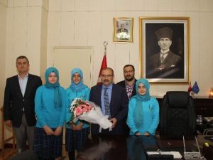 Vali İsmail Ustaoğlu’na Öğrencilerden Teşekkür Ziyareti
