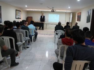 İhlas Vakfı’ndan Öğrencilere Konferans