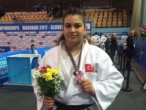 Rize’ye Madalya İle Döndüler