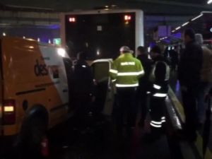 Metrobüs Yolunda Kaza