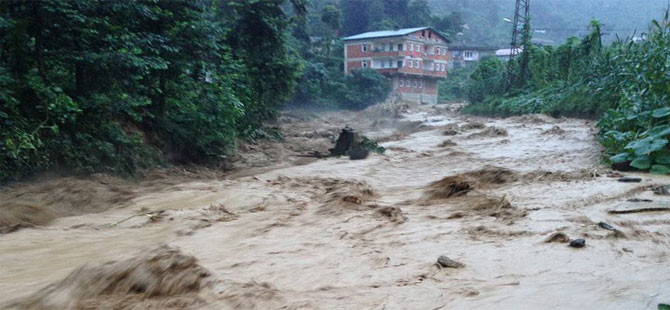 Rize'ye Yeni Bir Uyarı: Sel ve Heyelana Dikkat