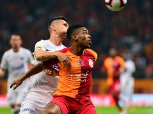 İlk Yarı Sessiz Bitti