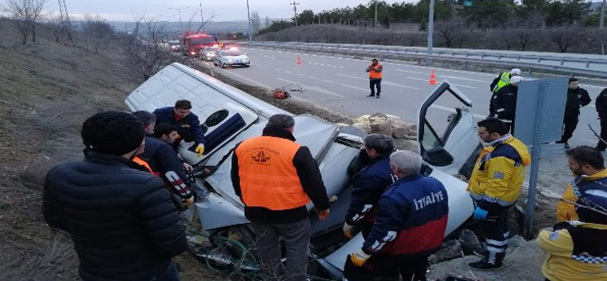 Rize Plakalı Araç Su Kanalına Devrildi: 2 Ölü