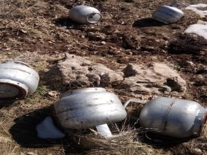 Cudi Dağı’nda Teröristlere Ait Yaşam Malzemesi Ele Geçirildi