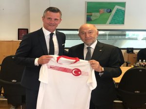 Nihat Özdemir, İzlanda Federasyon Başkanı İle Bir Araya Geldi