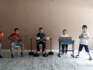 Minikler ’Babalar Günü’nü Çektikleri Kliple Kutladı