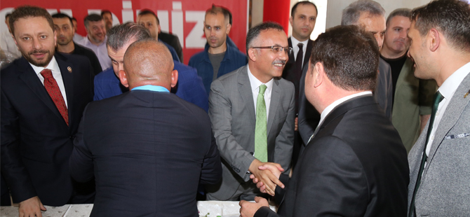 Genel Bayramlaşma Pazartesi Günü Meydanda