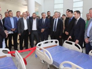 Hayırseverlerden Hopa Devlet Hastanesine Motorlu Hasta Yatağı Bağışı