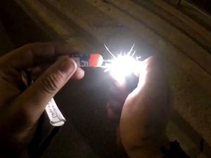 Motosikletli Gencin Trafikte Attığı Torpil Otobüsün Altında Patladı