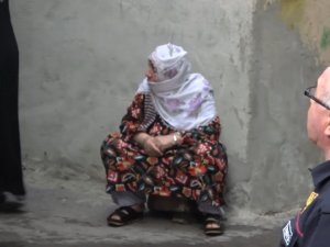 Yaşlı Kadın Küle Dönen Evini Böyle İzledi