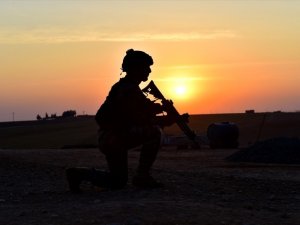 "Türkiye 4binden Fazla Deaş’lıyı Etkisiz Hala Getirirken,ypg 800 Deaş’lıyı Serbest Bıraktı"