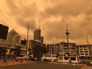 Yeni Zelanda’da Gökyüzü Turuncuya Döndü