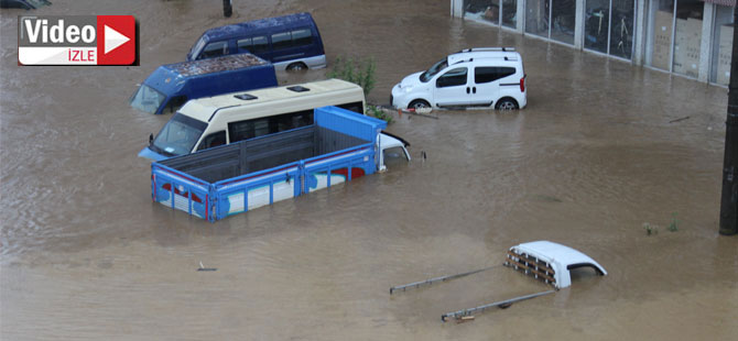 Şairler Deresi Yolu Trafiğe Kapattı
