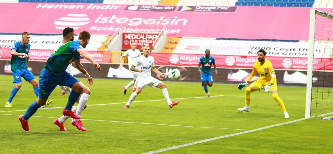 Çaykur Rizespor Paşa'ya Boyun Eğdi