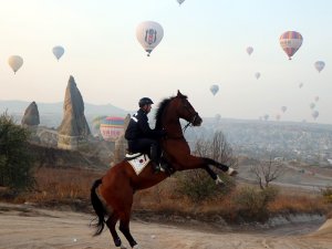 Kapadokya’da Sıcak Hava Balon Turlarına Rüzgar Engeli
