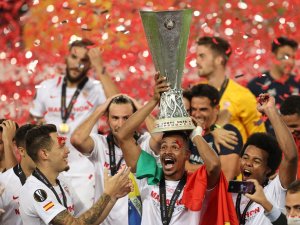 Sevilla Kupasına Kavuştu