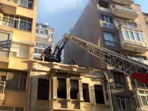 İzmir’de Tarihi Yapıda Korkutan Yangın